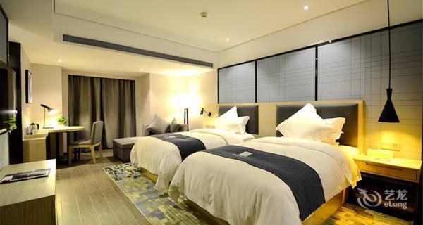Echarm Hotel Ji'Nan Railway Station Jinan Eksteriør billede